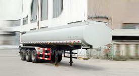 化工液體運輸半掛車圖片